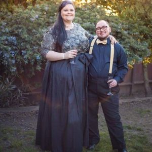 BEAUTIFUL Alex Evenings Dress With Gold Embroidery